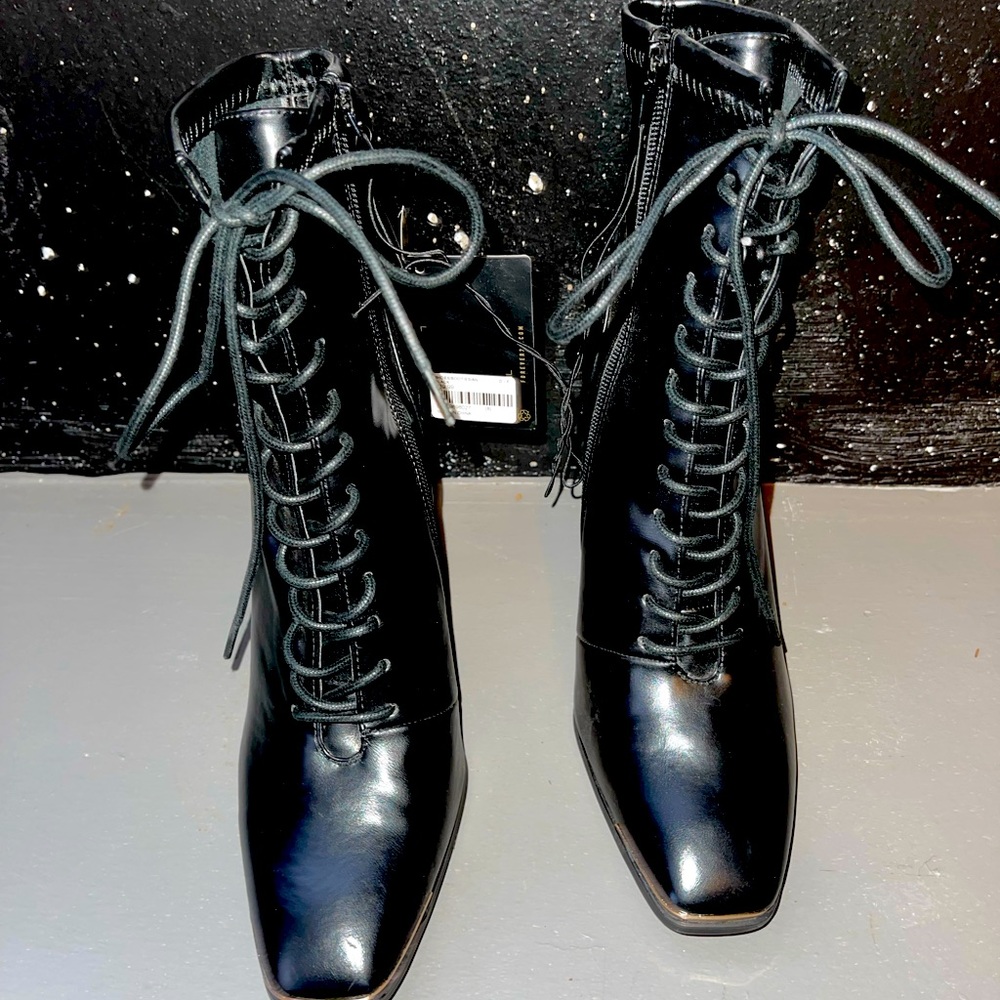 Forever 21 laced heeled boots size 8